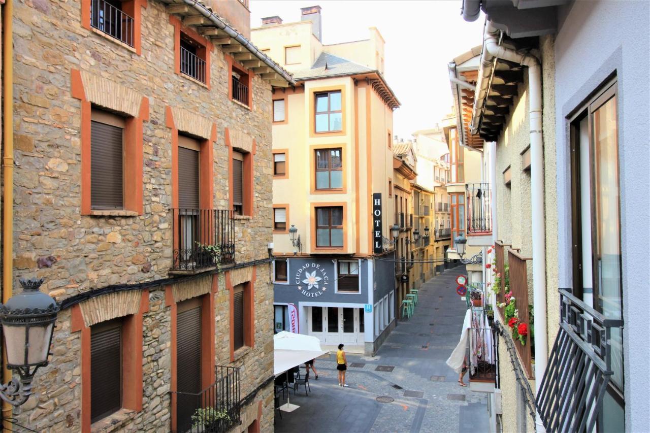 Casa Campanilla Jaca Exterior foto